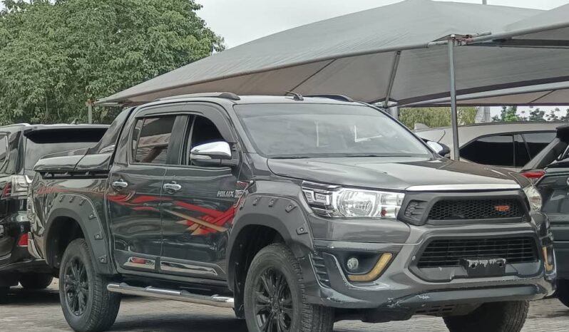 
								Naija Used 2019 Toyota Hilux full									