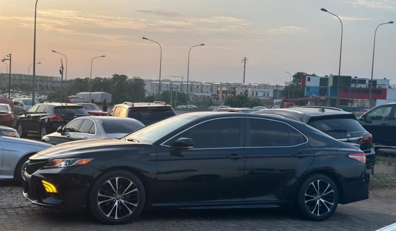 
								Naija Used 2018 Toyota Camry full									