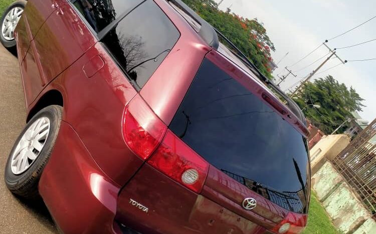 
								Foreign Used 2006 Toyota Sienna full									