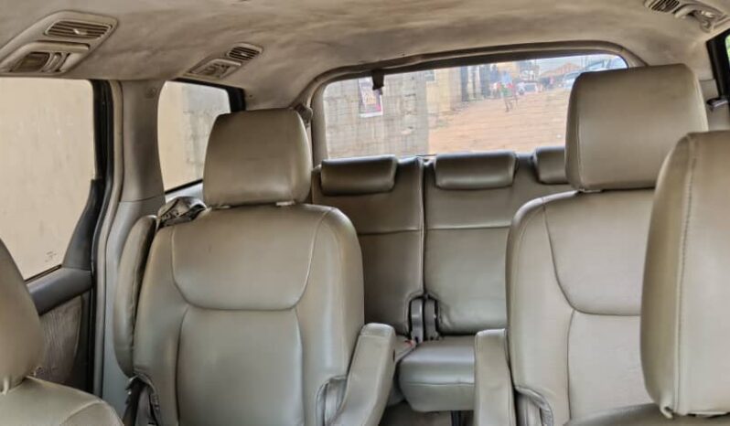 
								Naija Used 2010 Toyota Sienna full									