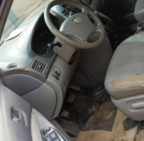 
								Naija Used 2010 Toyota Sienna full									