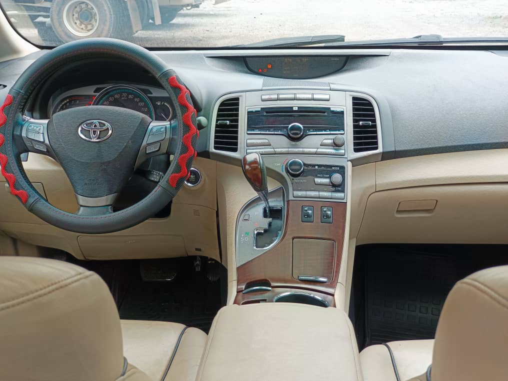 Naija Used 2010 Toyota Venza