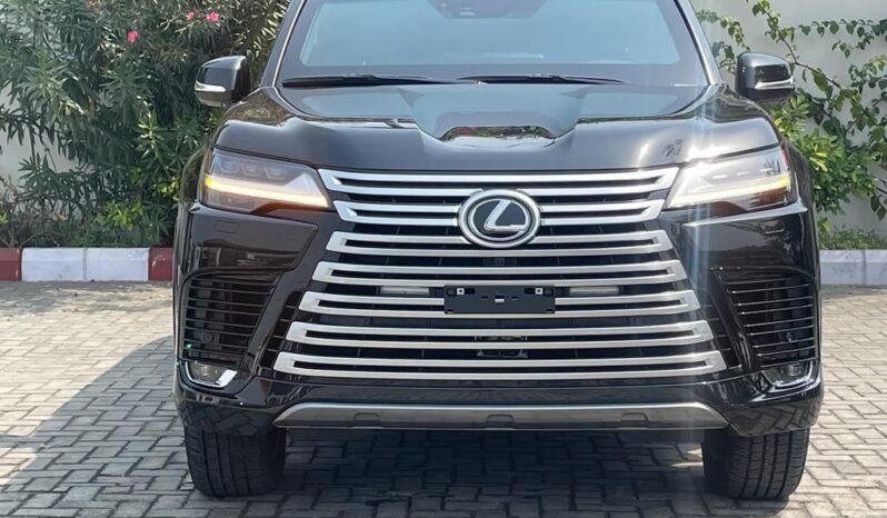 New Lexus LX600 2023